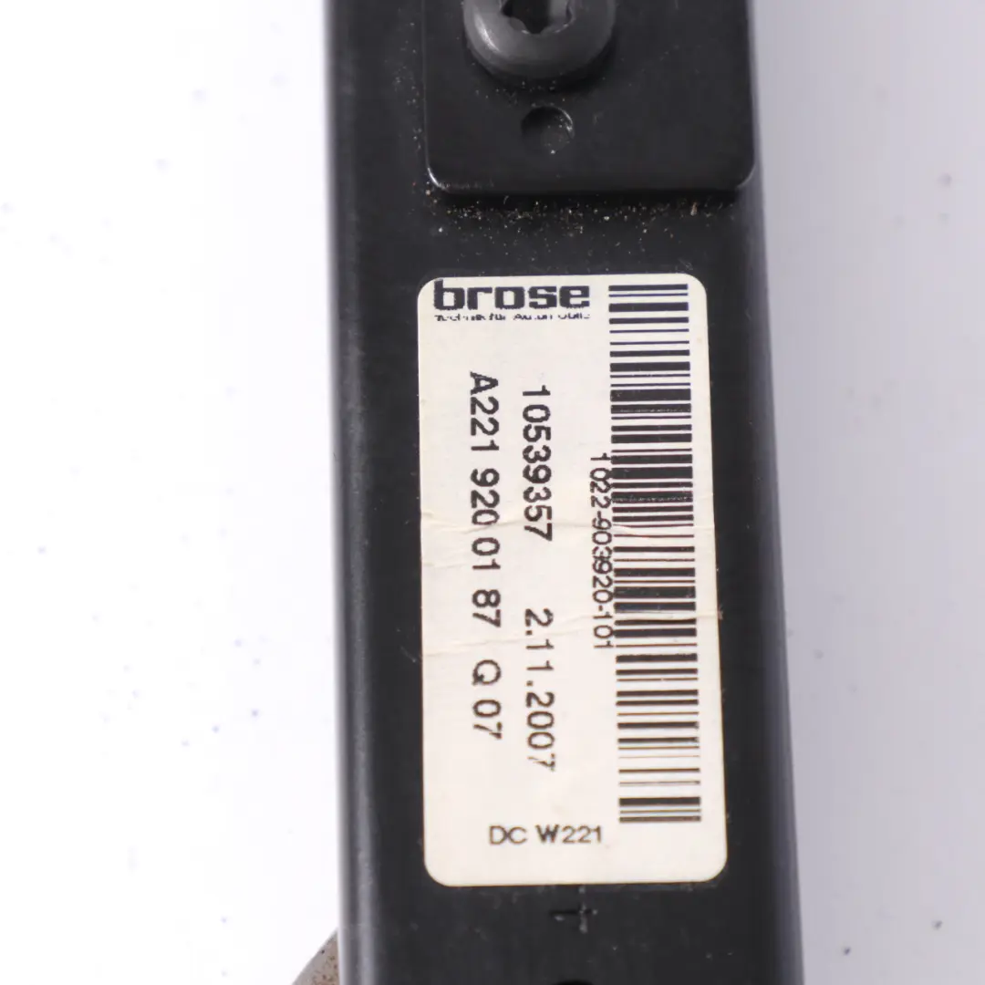 Sedile Telaio Guida Motore Anteriore Sinistra Destra per Mercedes W221 con numero di parte A2219200187 Mercedes W221 Sedile Telaio Guida Motore Anteriore Sinistra Destra - SKU A2219200187 - Numero di parte A2219200187