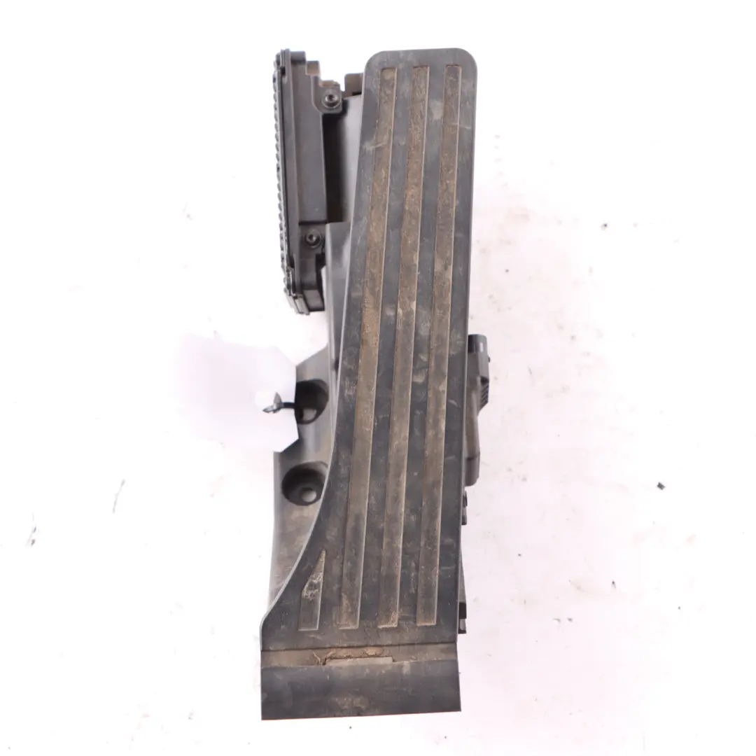 Brake Throttle Accelerator Gas Pedal Pad to Mercedes W205 with Part number A2223003400 Mercedes W205 Brake Throttle Accelerator Gas Pedal Pad - SKU A2223003400 - Part number A2223003400