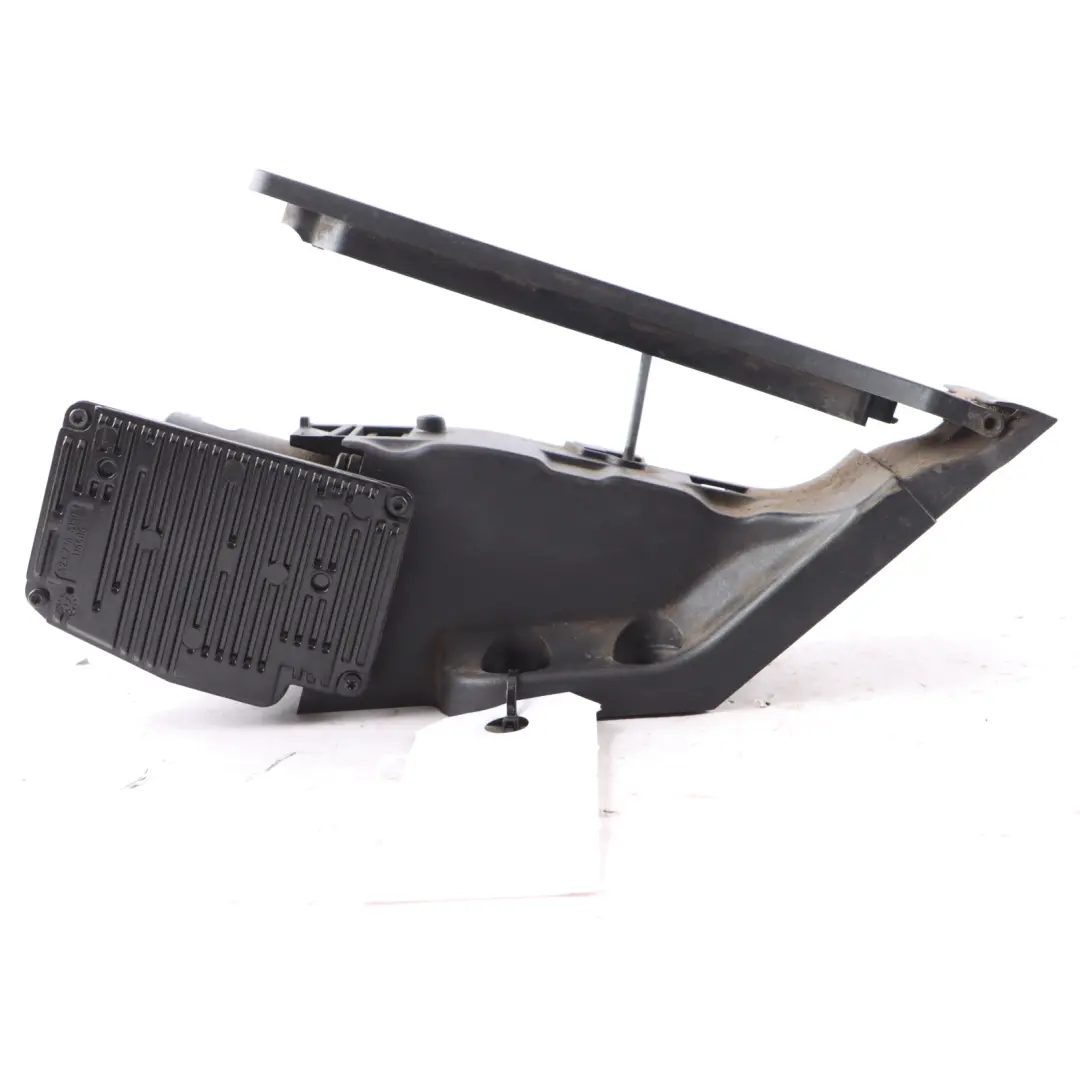 Brake Throttle Accelerator Gas Pedal Pad to Mercedes W205 with Part number A2223003400 Mercedes W205 Brake Throttle Accelerator Gas Pedal Pad - SKU A2223003400 - Part number A2223003400