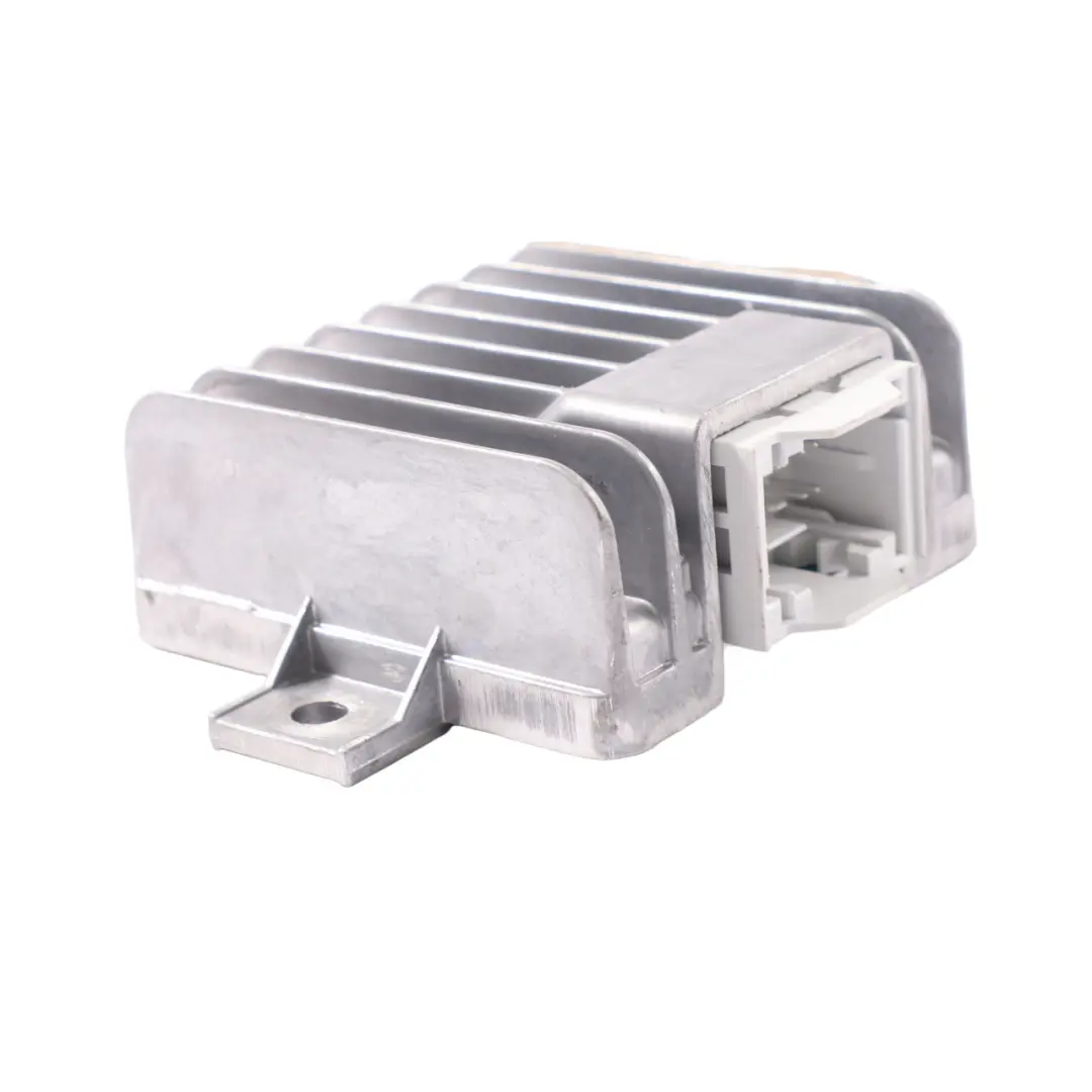 Moduł Wzmacniacz Dźwięku Harman do Mercedes GLC X253 o numerze A2439008400 Mercedes GLC X253 Moduł Wzmacniacz Dźwięku Harman - SKU A2439008400 - Numer Części A2439008400