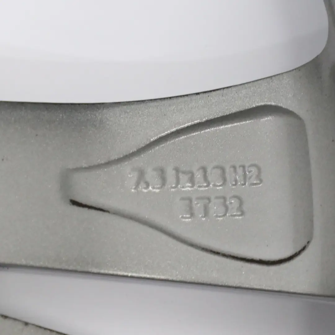 Leichtmetallfelge 18" 7,5J ET:52 5-Doppelspeiche für Mercedes C117 mit Teilenummer A2464010400 Mercedes C117 Leichtmetallfelge 18" 7,5J ET:52 5-Doppelspeiche - SKU A2464010400-1 - Teilenummer A2464010400