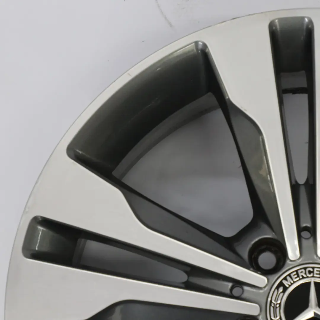 Leichtmetallfelge 18" 7,5J ET:52 5-Doppelspeiche für Mercedes C117 mit Teilenummer A2464010400 Mercedes C117 Leichtmetallfelge 18" 7,5J ET:52 5-Doppelspeiche - SKU A2464010400-1 - Teilenummer A2464010400