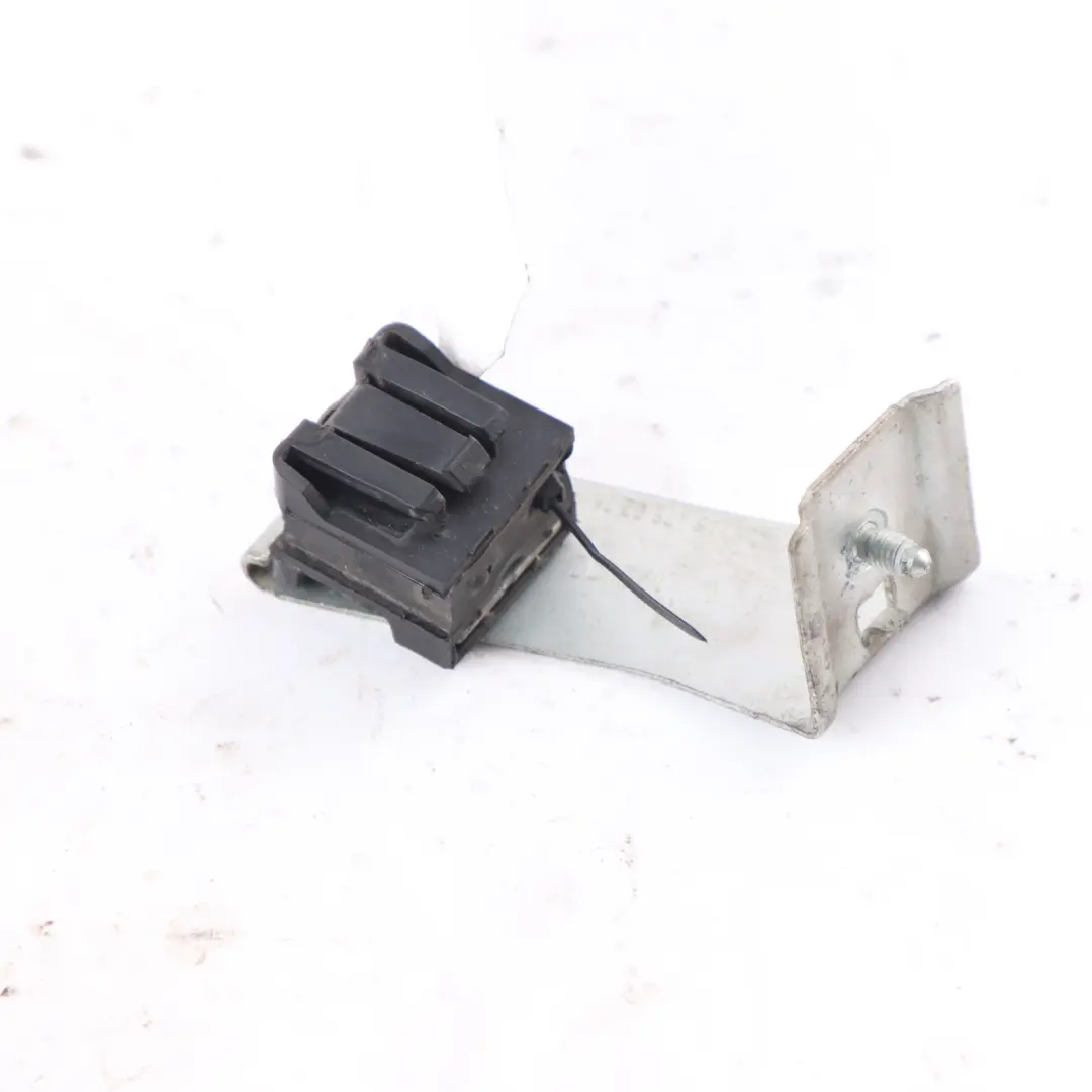 Mercedes C117 X156 W176 W242 W246 Soporte Válvula Purga - SKU A2464760236 - Número de pieza A2464760236