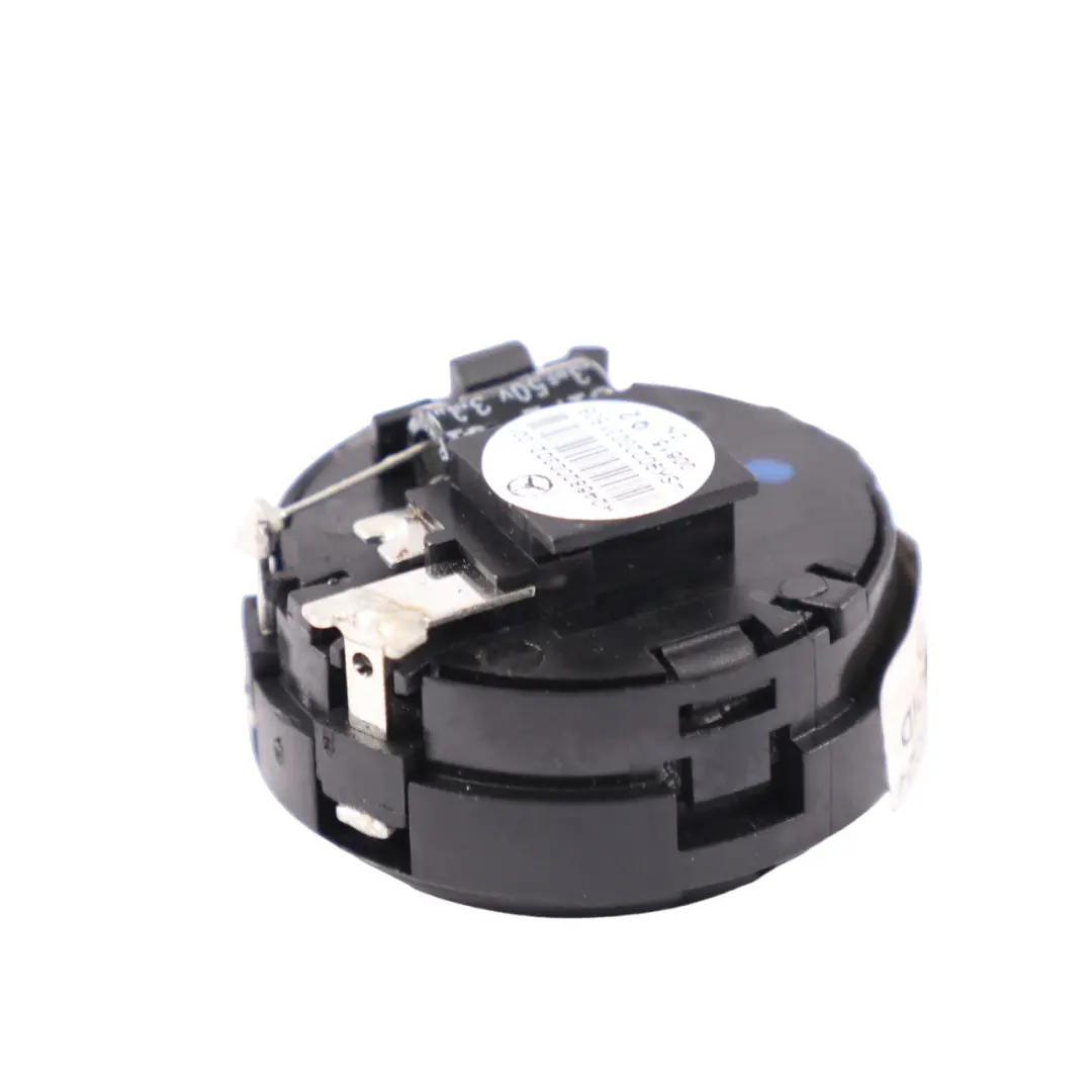 Altavoz Tweeter Puerta Delantero Izquierdo Derecho para Mercedes X117 con número de pieza A2468200302 Mercedes X117 Altavoz Tweeter Puerta Delantero Izquierdo Derecho - SKU A2468200302 - Número de pieza A2468200302