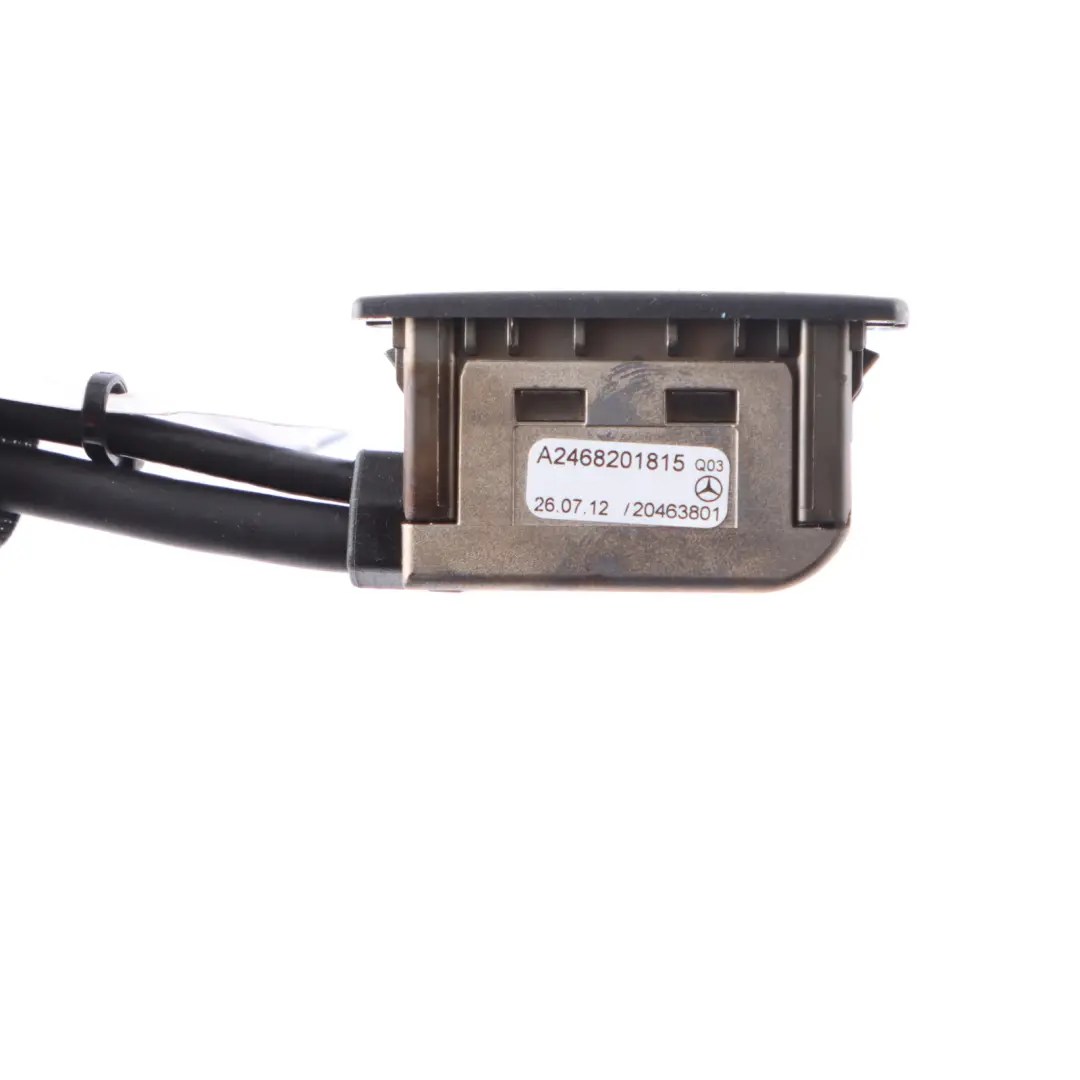 Gniazdo Przewód Wtyczka AUX do Mercedes C117 X156 W176 W246 o numerze A2468201815 Mercedes C117 X156 W176 W246 Gniazdo Przewód Wtyczka AUX - SKU A2468201815 - Numer Części A2468201815