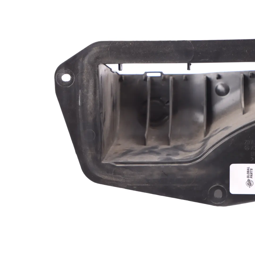 Conducto de ventilación delantero izquierdo para Mercedes GLA X156 con número de pieza A2468300224 Mercedes GLA X156 Conducto de ventilación delantero izquierdo - SKU A2468300323 - Número de pieza A2468300224