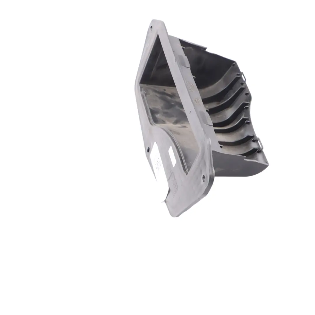 Conduit d'aération avant gauche Cabin Ventilation pour Mercedes GLA X156 à propos du numéro de pièce A2468300224 Mercedes GLA X156 Conduit d'aération avant gauche Cabin Ventilation - SKU A2468300323 - Numéro de pièce A2468300224