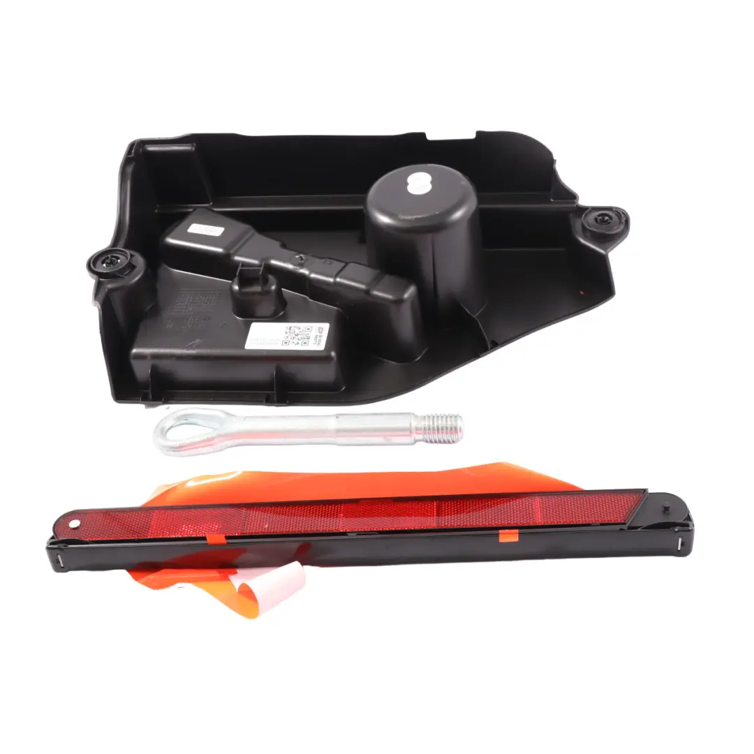 Baule porta attrezzi Gancio di traino Triangolo segnalazione per Mercedes 176 W245 con numero di parte A2468900300 Mercedes 176 W245 Baule porta attrezzi Gancio di traino Triangolo segnalazione - SKU A2468900300-2 - Numero di parte A2468900300