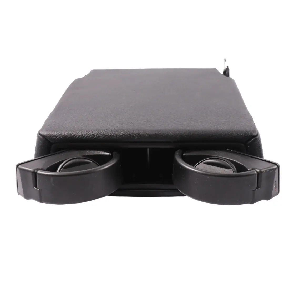 Bracciolo Sedile Posteriore Pieghevole Pelle Nero per Mercedes GLA X156 con numero di parte A2469700330 Mercedes GLA X156 Bracciolo Sedile Posteriore Pieghevole Pelle Nero - SKU A2469700330 - Numero di parte A2469700330