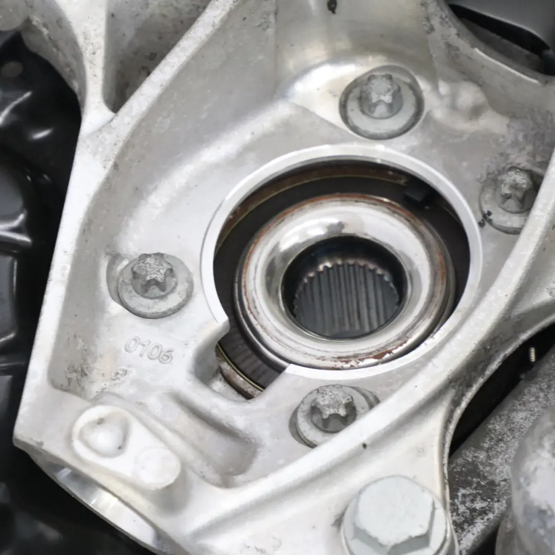 Mercedes C118 Wahacz Zwrotnica Piasta Koła Lewy Przód Noga Zawieszenia - SKU A2473320100-1 - Numer Części A2473320100