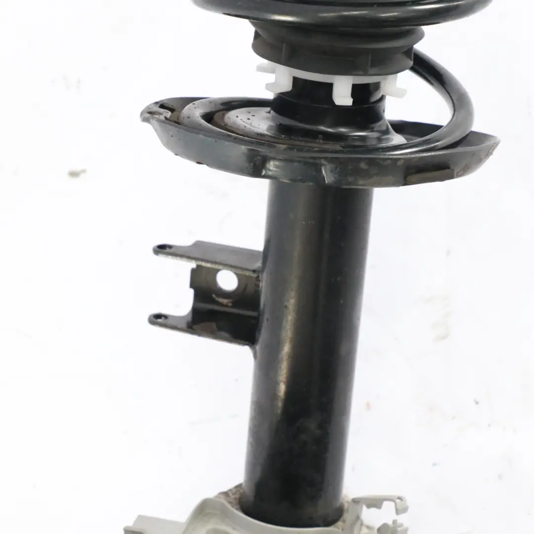 Mercedes C118 Suspension avant gauche jambe de frein disque de roue moyeu - SKU A2473320100-1 - Numéro de pièce A2473320100