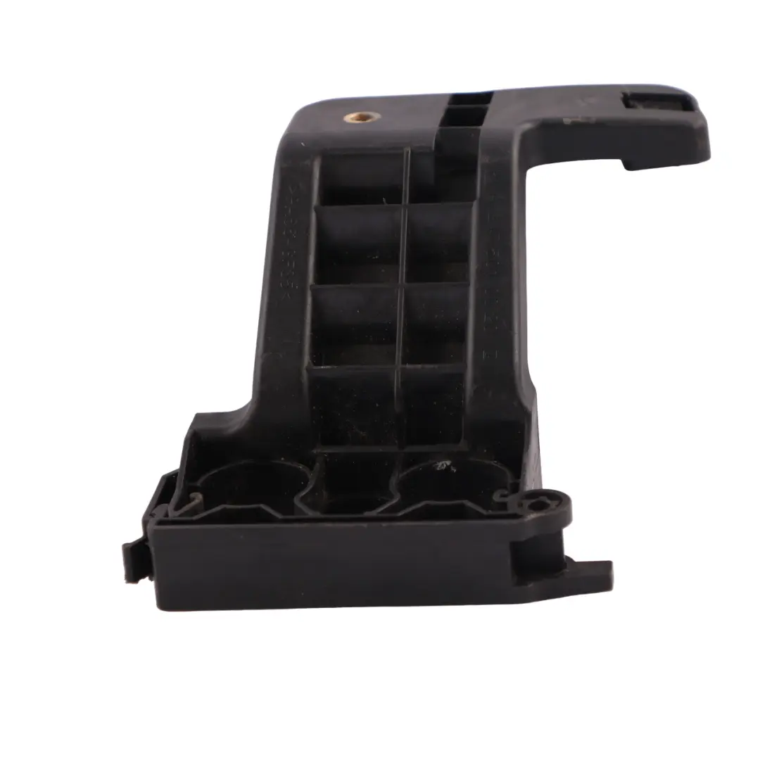 Coolant Pipe Bracket Mercedes W177 W247 Water Coolant Hose Holder to with Part number A2475010020 Coolant Pipe Bracket Mercedes W177 W247 Water Coolant Hose Holder - SKU A2475010020 - Part number A2475010020