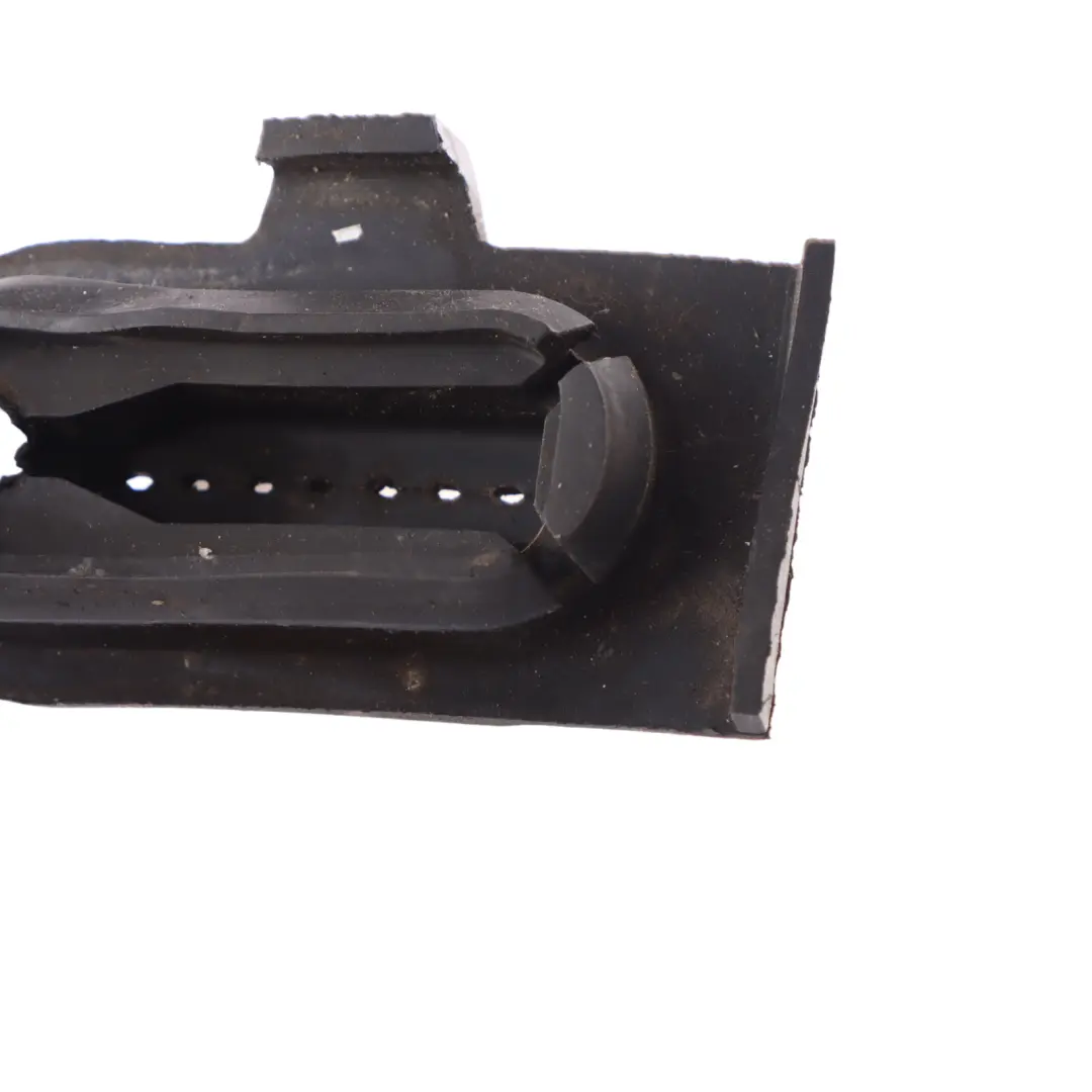 Mercedes W177 Supporto Radiatore Cuscinetto Elastomero Destro - SKU A2475040400 - Numero di parte A2475040400