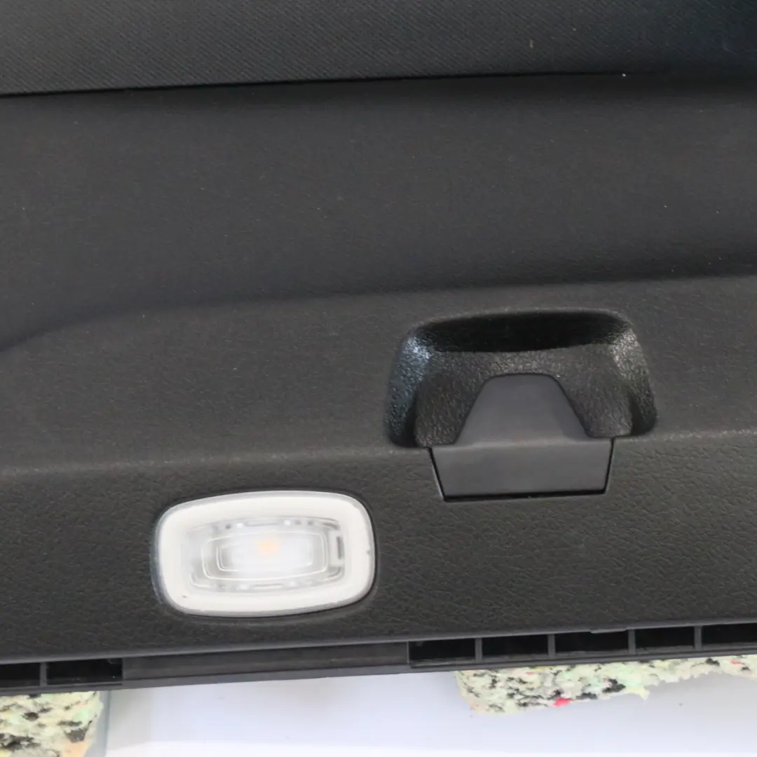 Osłona Słupka C Lewa Czarna do Mercedes H243 o numerze A2476908100 Mercedes H243 Osłona Słupka C Lewa Czarna - SKU A2476908100 - Numer Części A2476908100