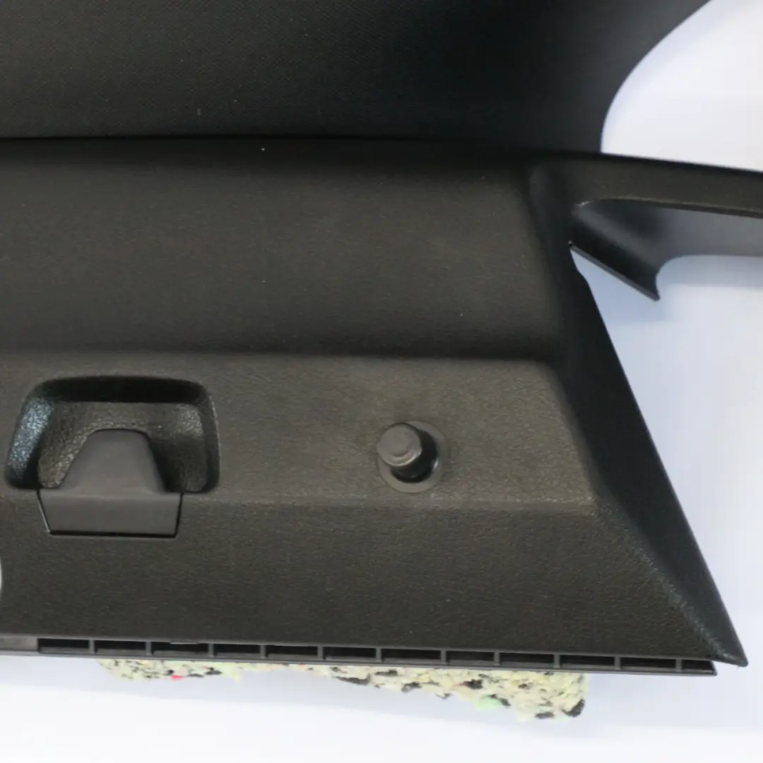 Tapa Embellecedor Pilar C Izquierdo Panel Interior para Mercedes H243 con número de pieza A2476908100 Mercedes H243 Tapa Embellecedor Pilar C Izquierdo Panel Interior - SKU A2476908100 - Número de pieza A2476908100