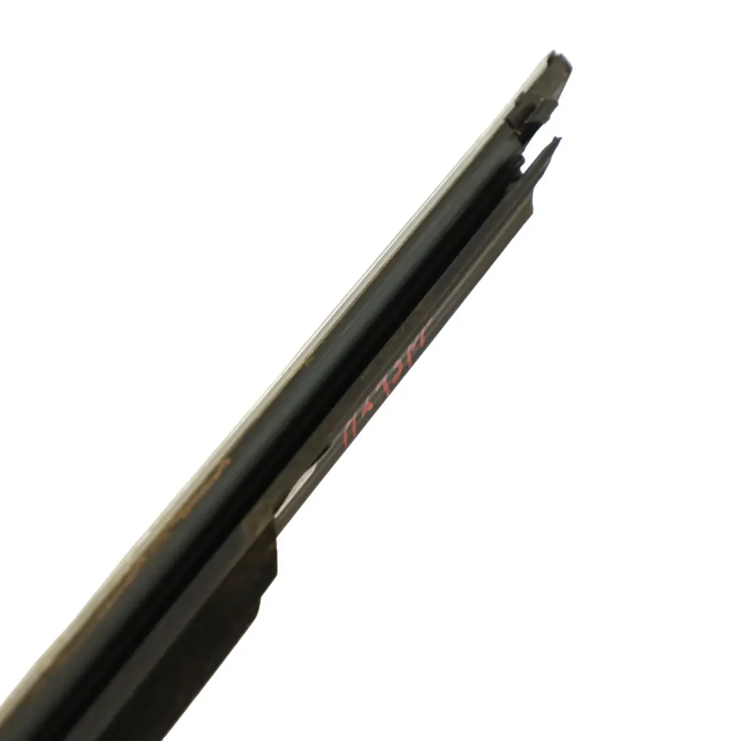 Striscia paraspruzzi finestra anteriore sinistra Chrom per Mercedes H243 con numero di parte A2477253901 Mercedes H243 Striscia paraspruzzi finestra anteriore sinistra Chrom - SKU A2477253901 - Numero di parte A2477253901