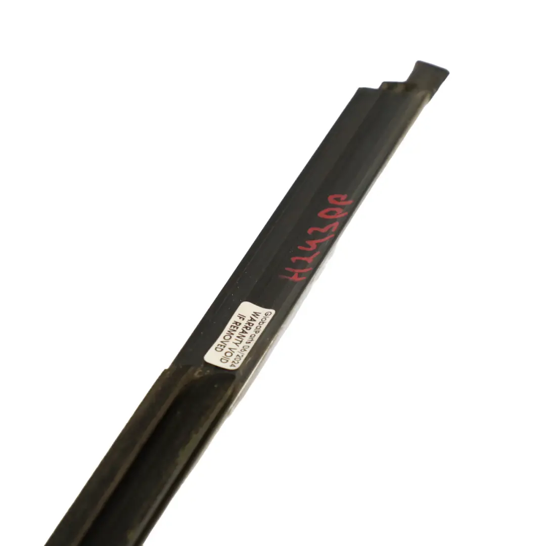 Listwa Drzwi Lewy Przód do Mercedes H243 o numerze A2477253901 Mercedes H243 Listwa Drzwi Lewy Przód - SKU A2477253901 - Numer Części A2477253901