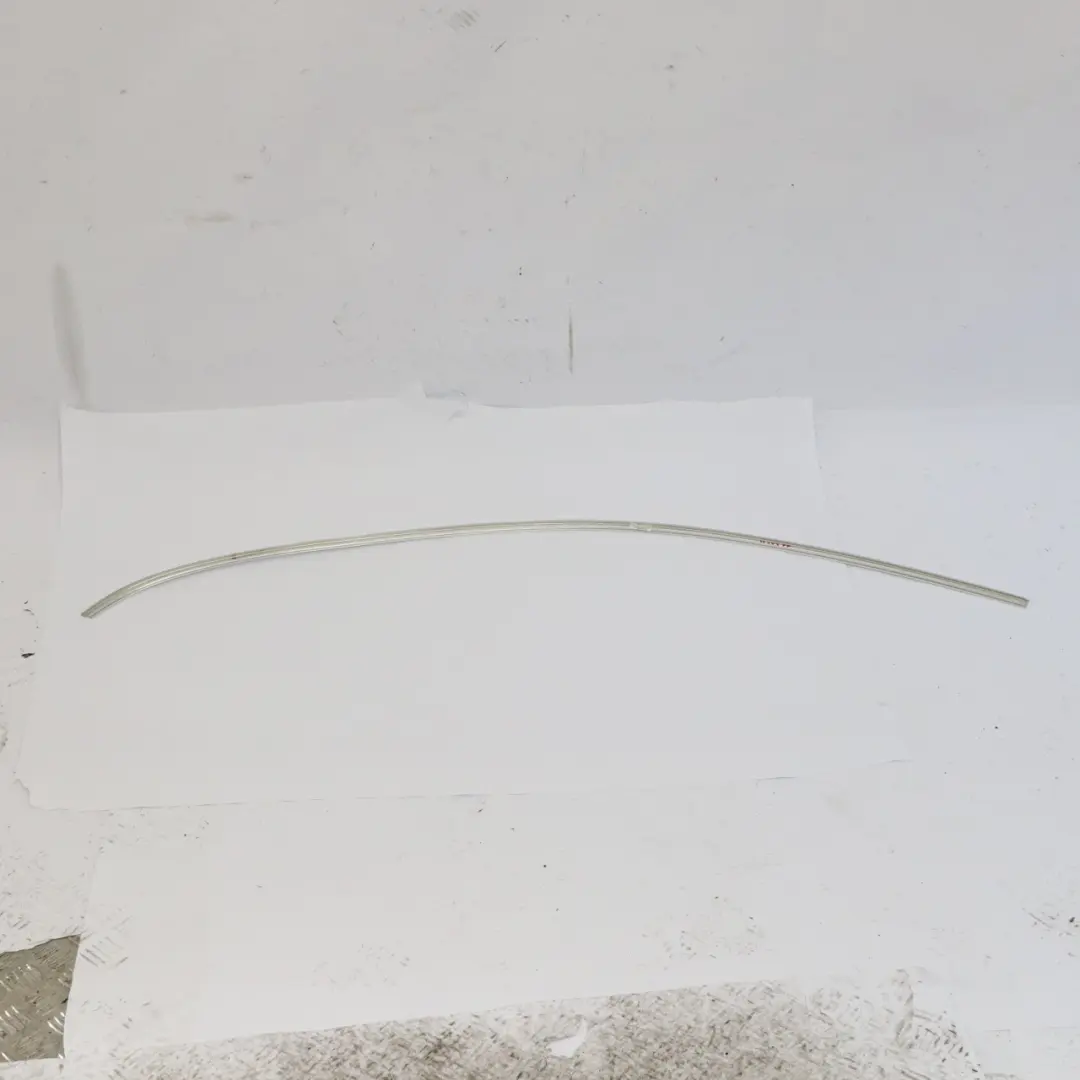 Finestrino Striscia Modanatura Porta Anteriore Destra per Mercedes H243 con numero di parte A2477254400 Mercedes H243 Finestrino Striscia Modanatura Porta Anteriore Destra - SKU A2477254400 - Numero di parte A2477254400