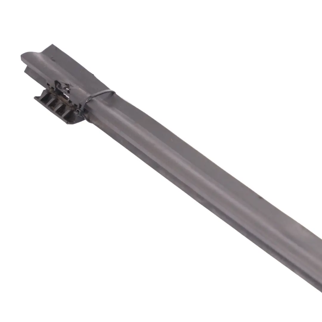 Baguette de porte Mercedes H243 H247 Moulure d'étanchéité de porte avant droite pour à propos du numéro de pièce A2477273601 Baguette de porte Mercedes H243 H247 Moulure d'étanchéité de porte avant droite - SKU A2477273601 - Numéro de pièce A2477273601