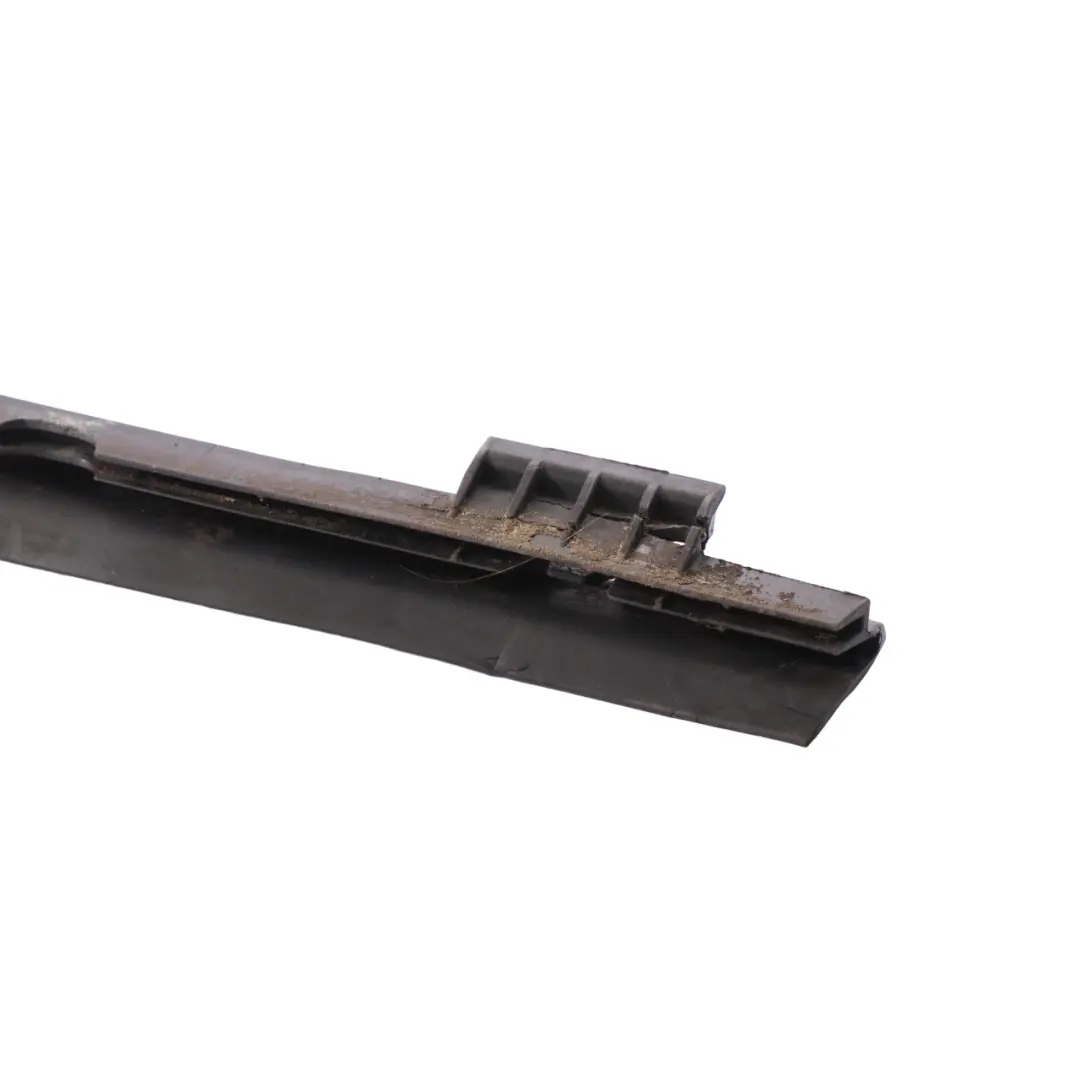 Tira de puerta Mercedes H243 H247 Moldura de junta de puerta delantera derecha para con número de pieza A2477273601 Tira de puerta Mercedes H243 H247 Moldura de junta de puerta delantera derecha - SKU A2477273601 - Número de pieza A2477273601