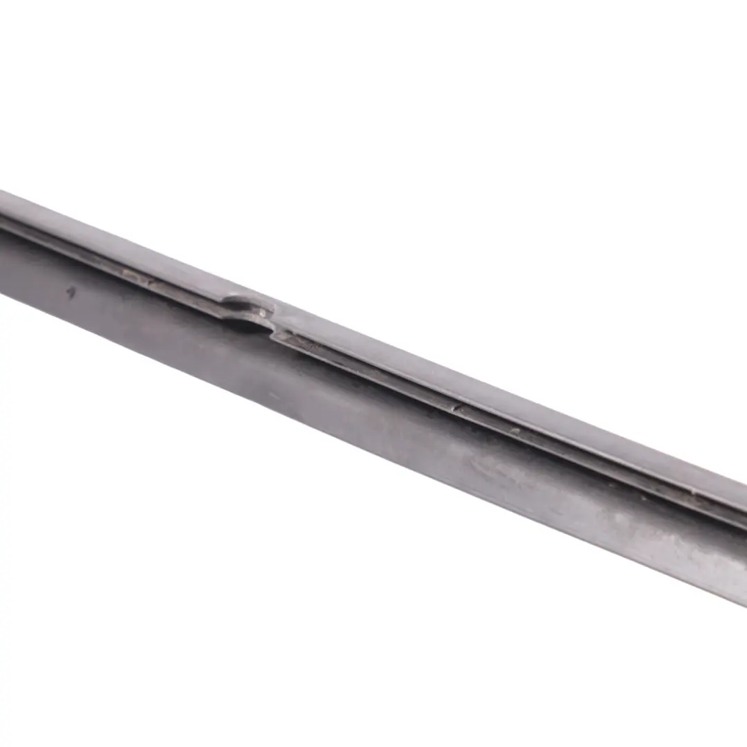 Tira de puerta Mercedes H243 H247 Moldura de junta de puerta delantera derecha para con número de pieza A2477273601 Tira de puerta Mercedes H243 H247 Moldura de junta de puerta delantera derecha - SKU A2477273601 - Número de pieza A2477273601