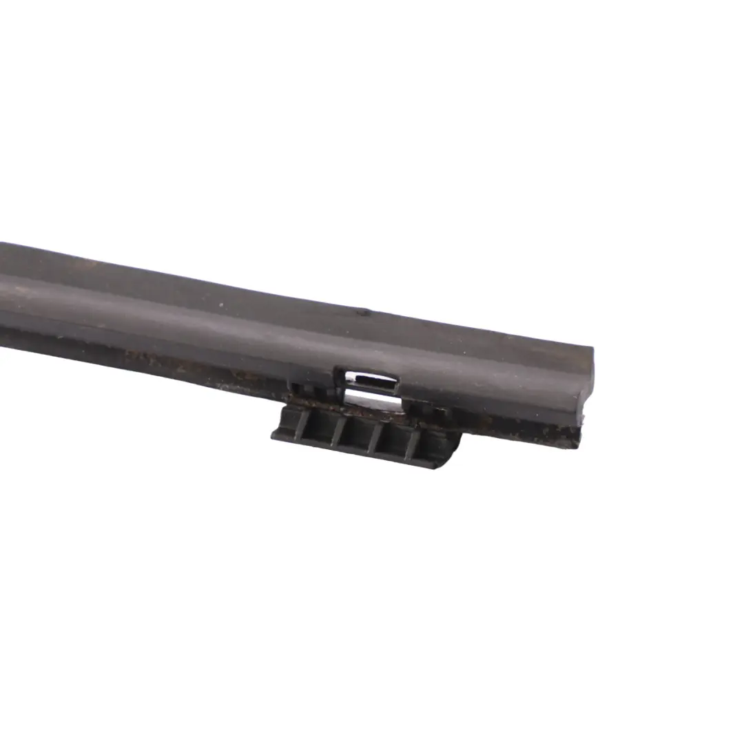 Baguette de porte Mercedes H243 H247 Moulure d'étanchéité de porte avant droite pour à propos du numéro de pièce A2477273601 Baguette de porte Mercedes H243 H247 Moulure d'étanchéité de porte avant droite - SKU A2477273601 - Numéro de pièce A2477273601