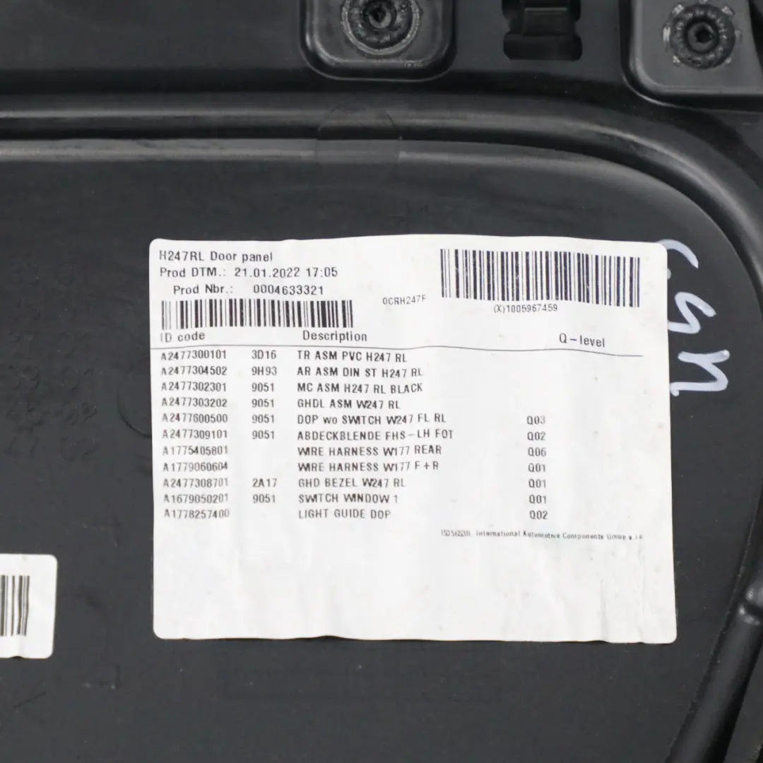 Panneau de Carte de Porte Arrière Gauche Noir Accents Rouges pour Mercedes H243 à propos du numéro de pièce A2477302301 Mercedes H243 Panneau de Carte de Porte Arrière Gauche Noir Accents Rouges - SKU A2477302301 - Numéro de pièce A2477302301