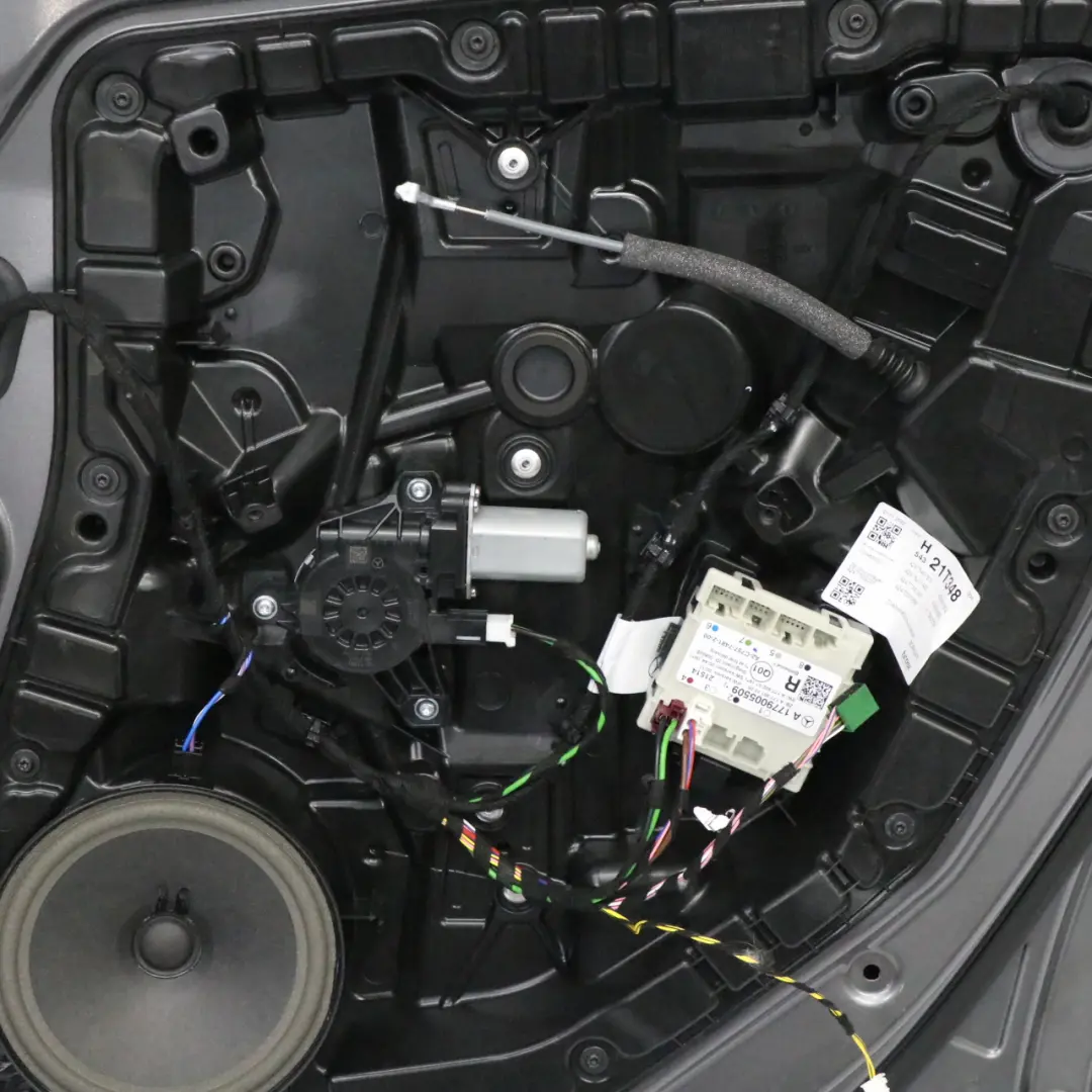 Tür hinten rechts B-Klasse Mountaingrau Metallic - 787 für Mercedes W247 H243 mit Teilenummer A2477306001 Mercedes W247 H243 Tür hinten rechts B-Klasse Mountaingrau Metallic - 787 - SKU A2477306001-MG - Teilenummer A2477306001