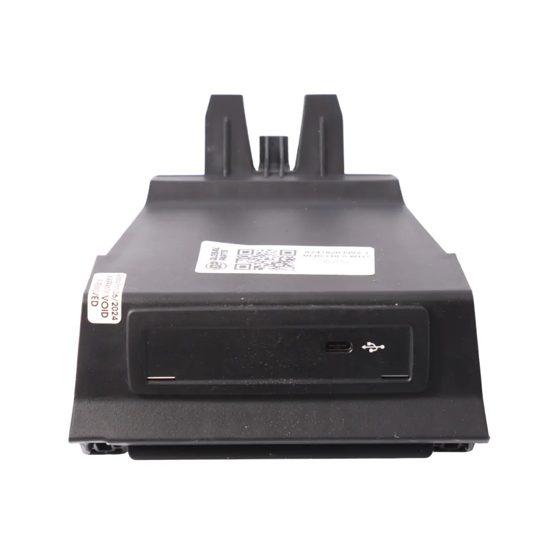 Gniazdo USB Wtyczka Złącze Osłona Konsoli do Mercedes W177 W247 o numerze A2478203902 Mercedes W177 W247 Gniazdo USB Wtyczka Złącze Osłona Konsoli - SKU A2478203902-1 - Numer Części A2478203902
