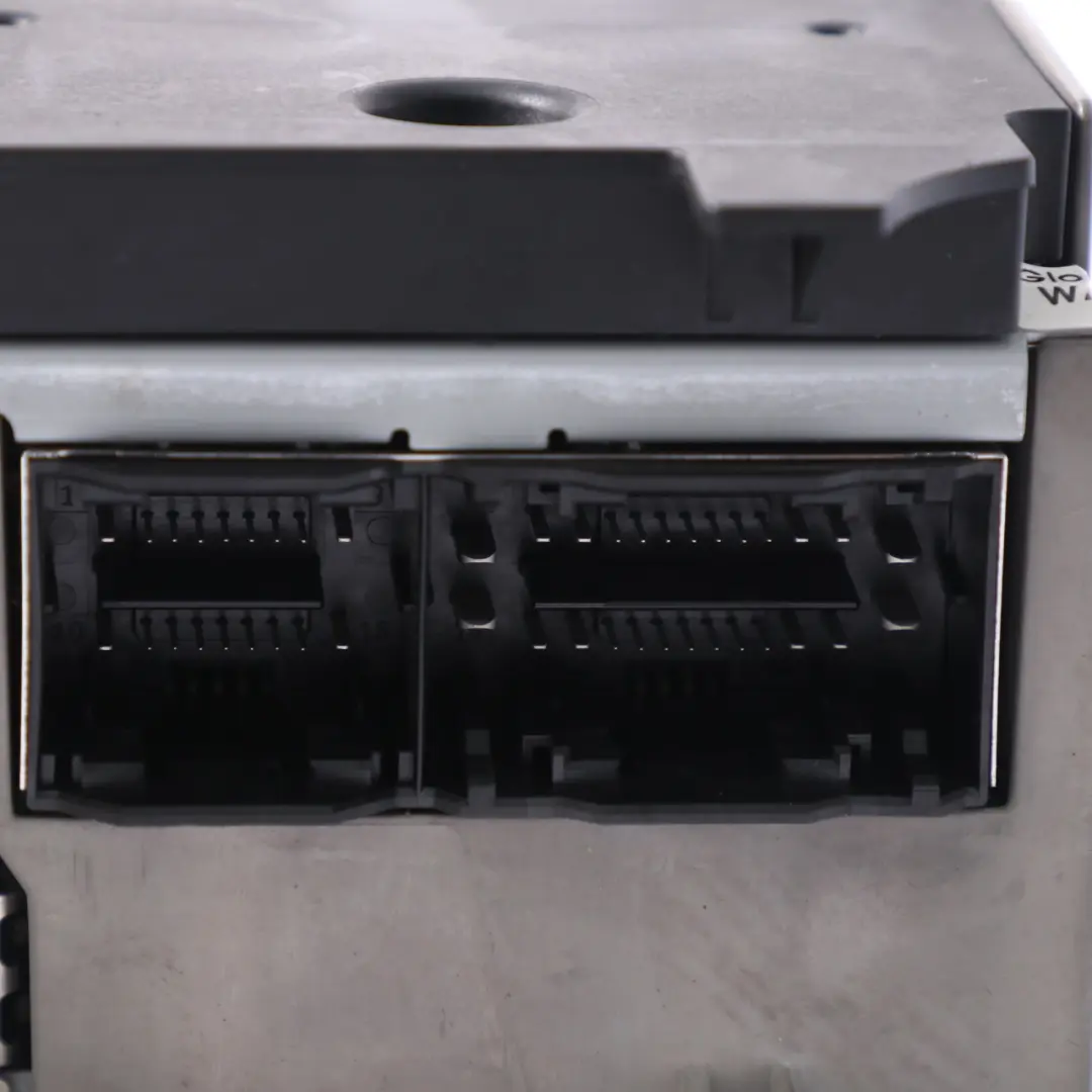 Unidad Central de Radio Navegación por Satélite para Mercedes C118 W247 con número de pieza A2479003216 Mercedes C118 W247 Unidad Central de Radio Navegación por Satélite - SKU A2479003216 - Número de pieza A2479003216