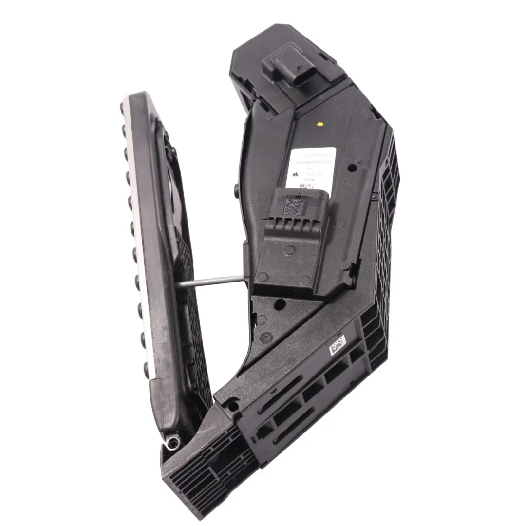 Accelerator Throttle Gas Pedal Assembly to Mercedes GLC X253 with Part number A2533002000 Mercedes GLC X253 Accelerator Throttle Gas Pedal Assembly - SKU A2533002000 - Part number A2533002000
