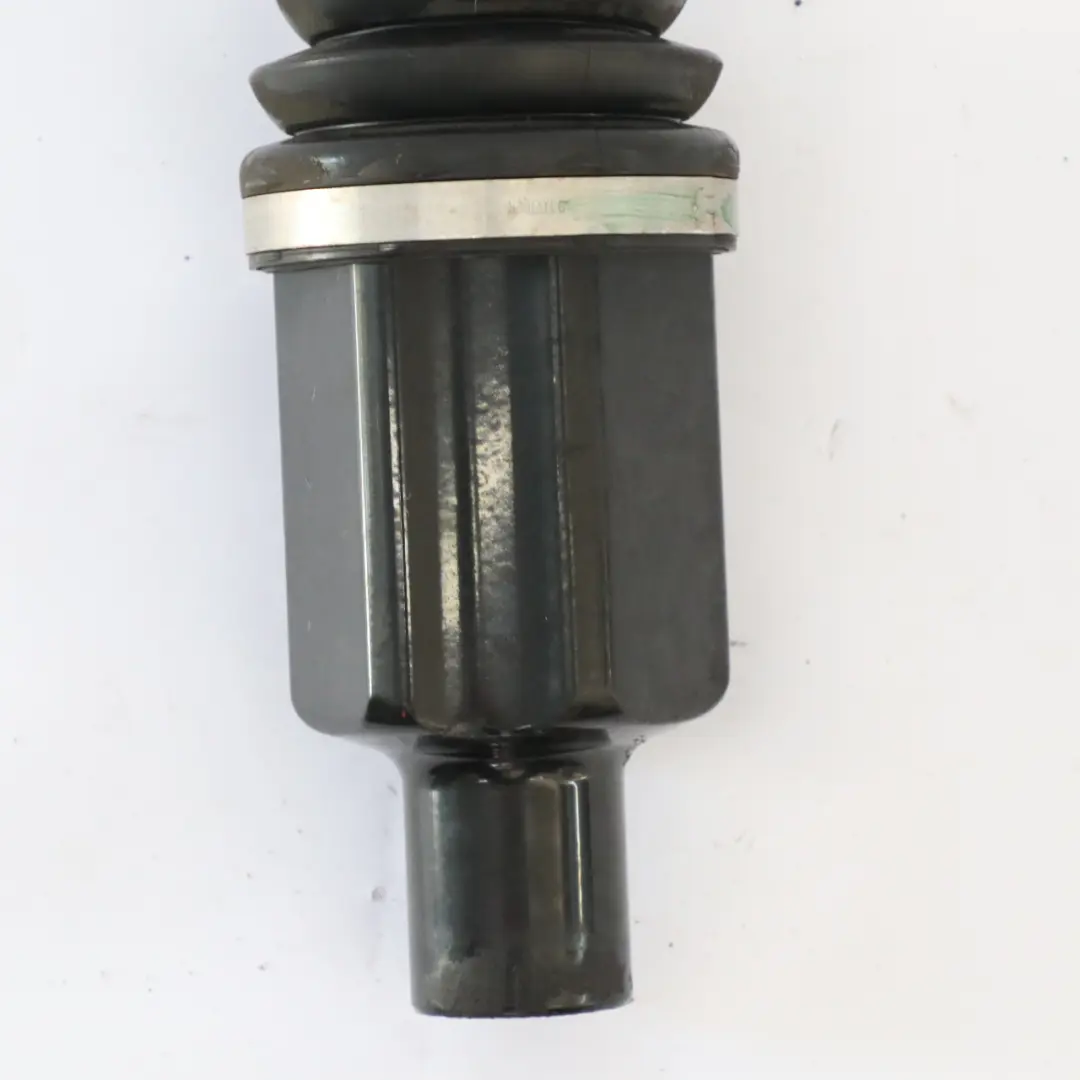 Albero di trasmissione asse anteriore sinistro per Mercedes GLC X253 con numero di parte A2533307900 Mercedes GLC X253 Albero di trasmissione asse anteriore sinistro - SKU A2533307900-1 - Numero di parte A2533307900