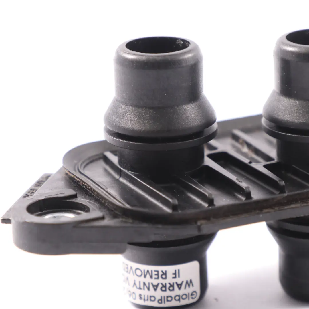 Connectore Collegamento tubo raffreddamento per Mercedes W213 H243 con numero di parte A2535014200 Mercedes W213 H243 Connectore Collegamento tubo raffreddamento - SKU A2535014200 - Numero di parte A2535014200