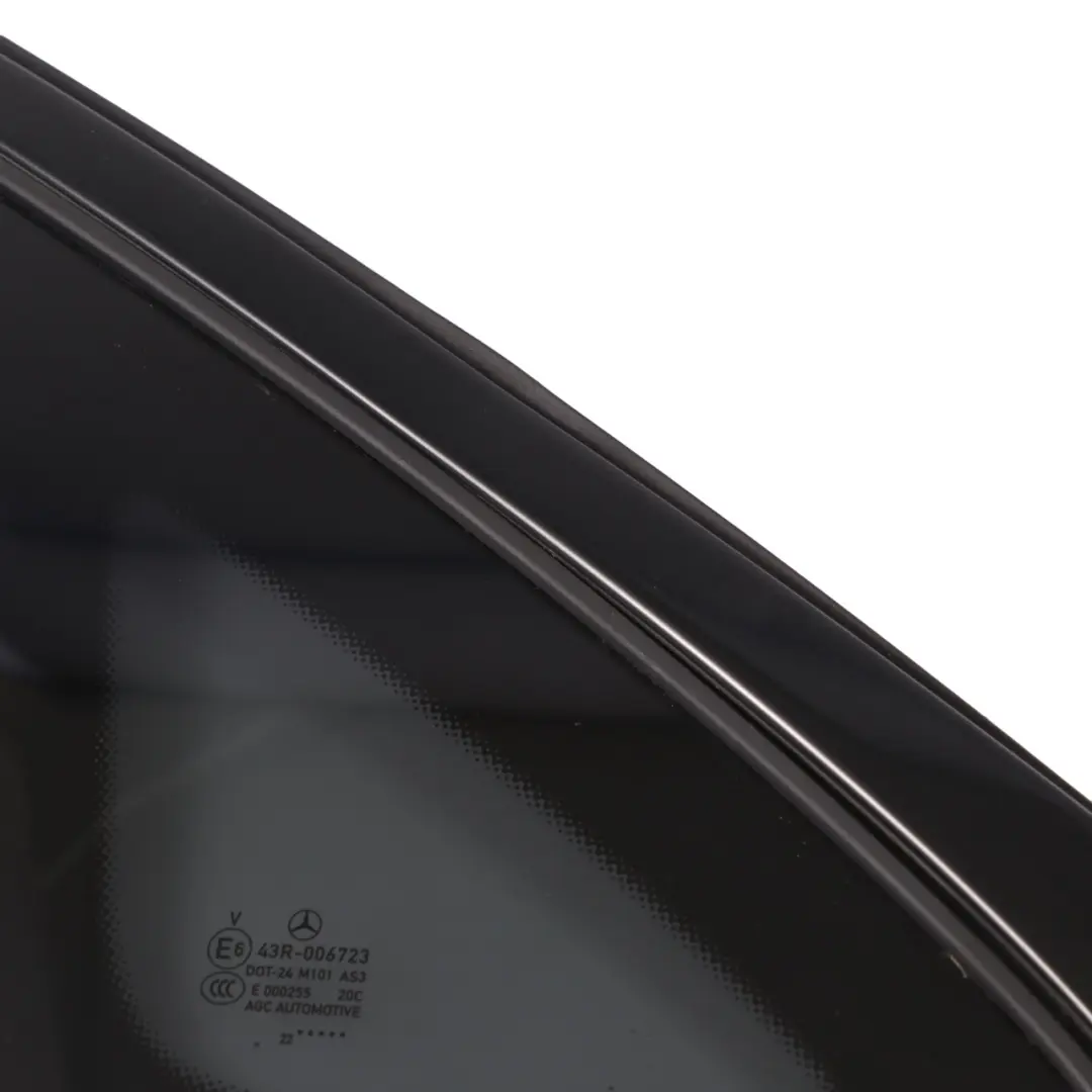 Vitre Latérale Fixe Arrière Gauche Teintée AS3 pour Mercedes GLC C253 à propos du numéro de pièce A2536702701 Mercedes GLC C253 Vitre Latérale Fixe Arrière Gauche Teintée AS3 - SKU A2536702701 - Numéro de pièce A2536702701