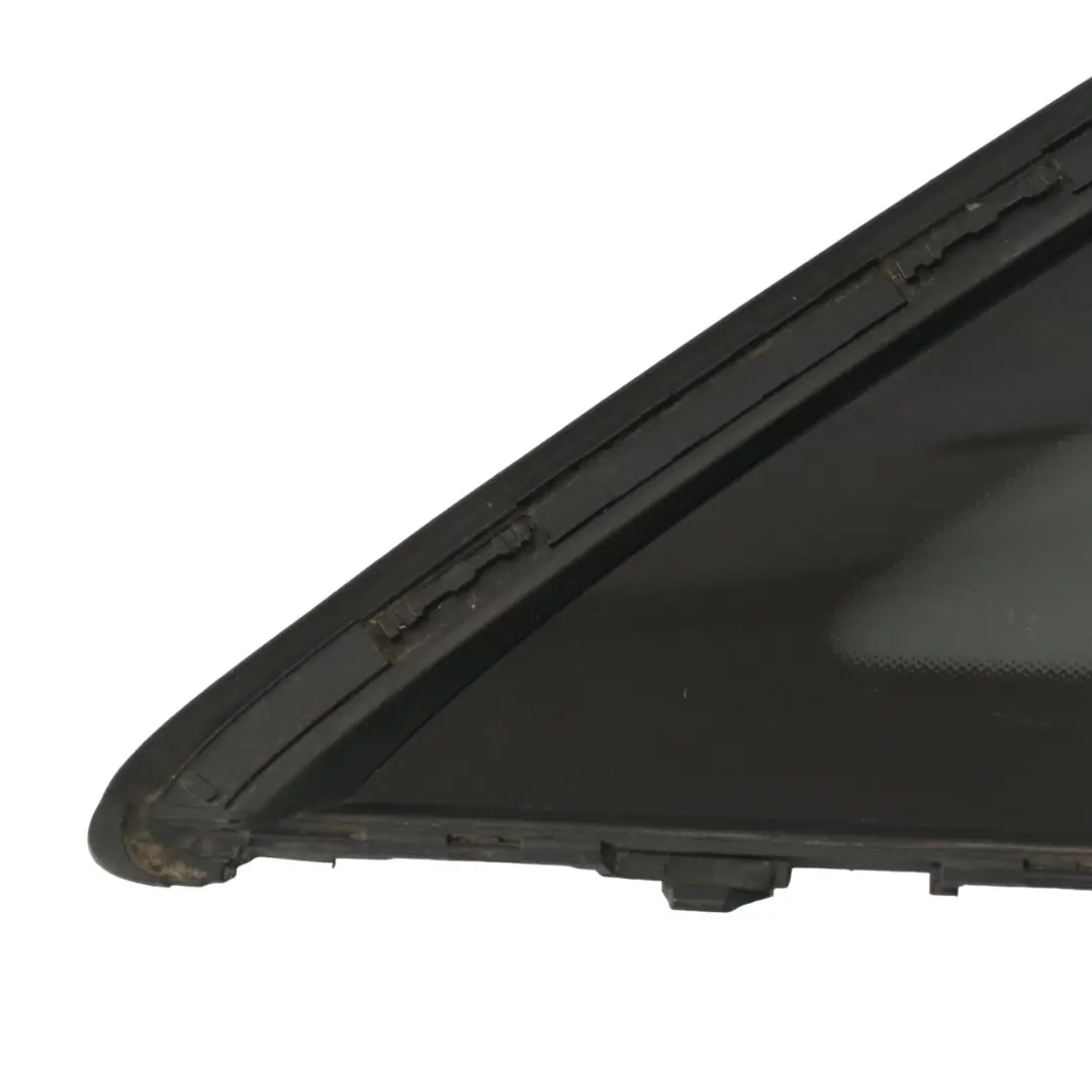 Vitrage arrière droit quart teinté AS3 pour Mercedes GLC X253 à propos du numéro de pièce A2536706800 Mercedes GLC X253 Vitrage arrière droit quart teinté AS3 - SKU A2536706800-1 - Numéro de pièce A2536706800