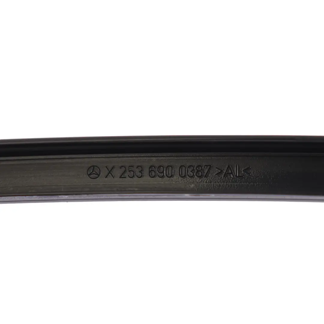 Cache Montant B Arrière Gauche Extérieure Porte pour Mercedes GLC X253 à propos du numéro de pièce A2536900387 Mercedes GLC X253 Cache Montant B Arrière Gauche Extérieure Porte - SKU A2536900387 - Numéro de pièce A2536900387