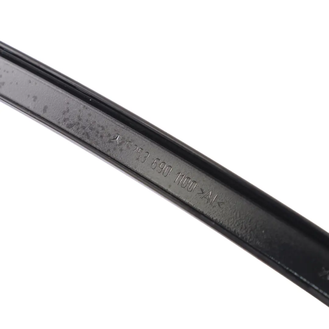 Copertura montante B porta anteriore sinistra per Mercedes GLC C253 con numero di parte A2536901100 Mercedes GLC C253 Copertura montante B porta anteriore sinistra - SKU A2536901100 - Numero di parte A2536901100