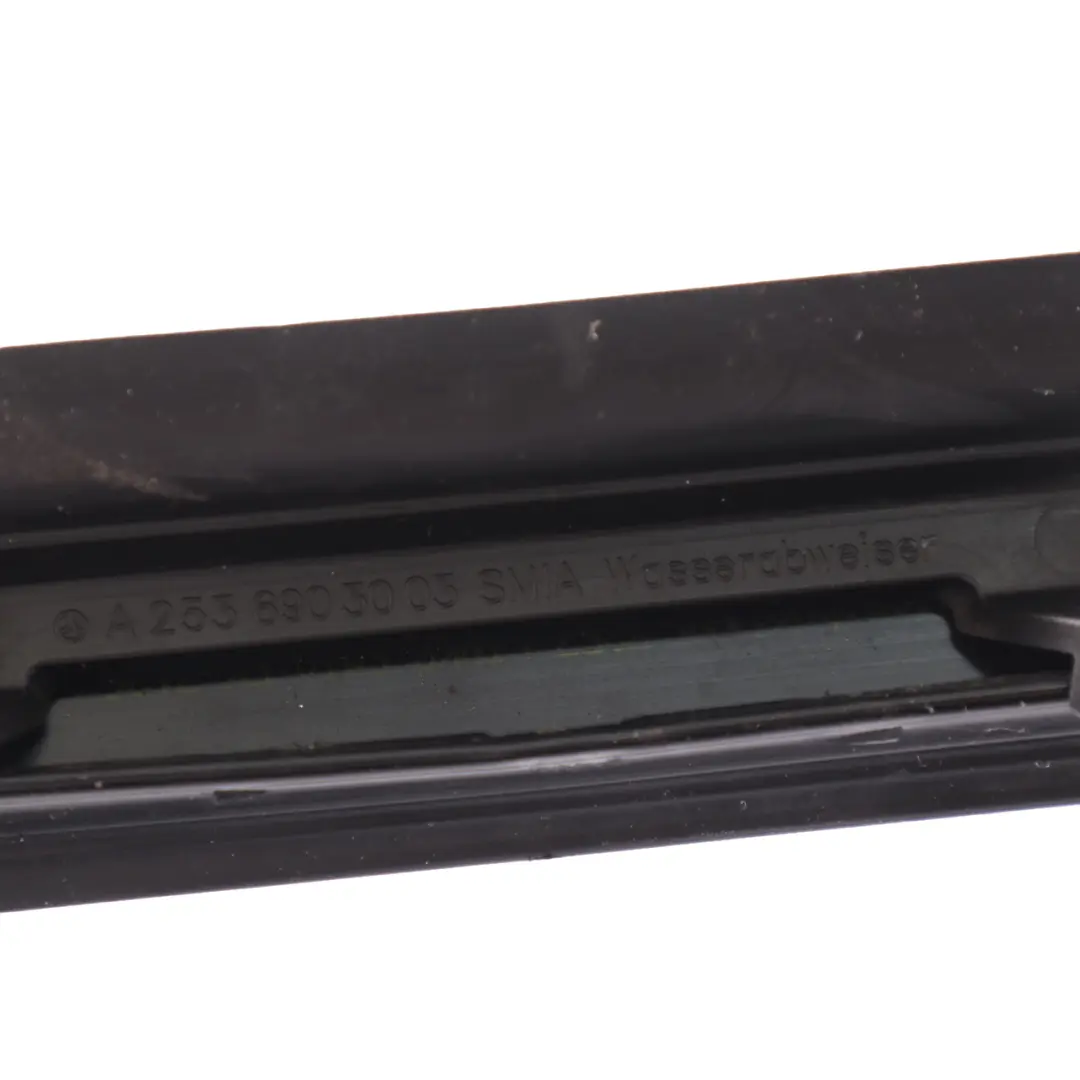 Joint de pare-brise avant droit pour Mercedes GLC X253 à propos du numéro de pièce A2536903003 Mercedes GLC X253 Joint de pare-brise avant droit - SKU A2536903003 - Numéro de pièce A2536903003