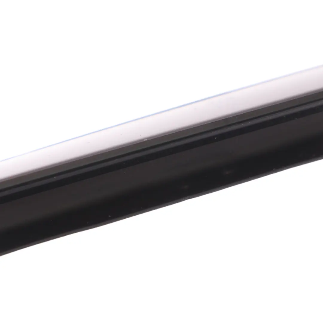 Joint de pare-brise avant droit pour Mercedes GLC X253 à propos du numéro de pièce A2536903003 Mercedes GLC X253 Joint de pare-brise avant droit - SKU A2536903003 - Numéro de pièce A2536903003