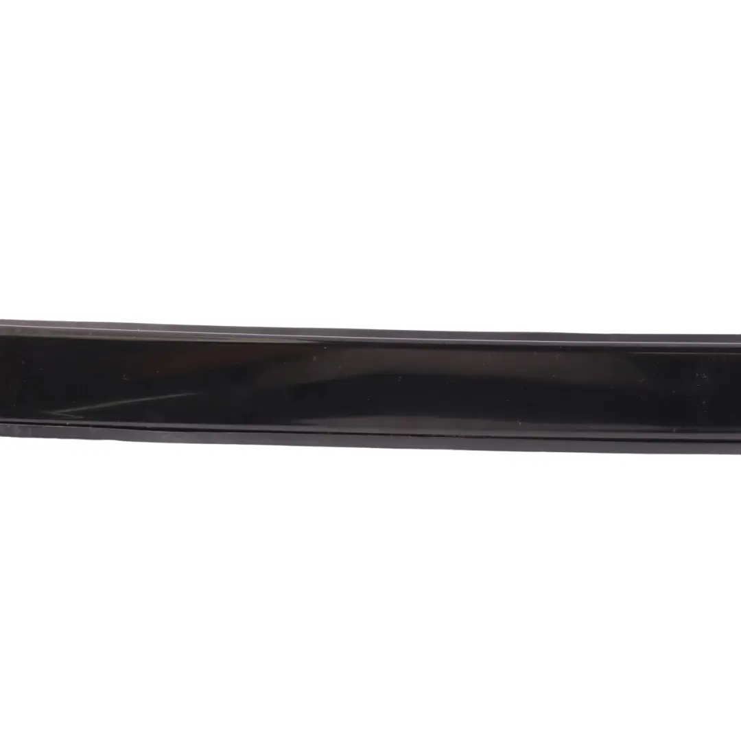 Embellecedor parabrisas delantero derecho para Mercedes GLC X253 con número de pieza A2536903003 Mercedes GLC X253 Embellecedor parabrisas delantero derecho - SKU A2536903003 - Número de pieza A2536903003