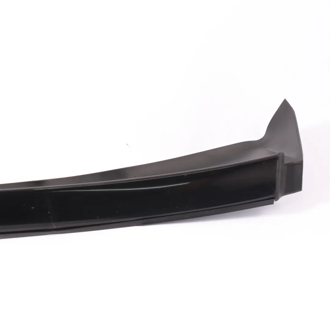 Listwa Uszczelka Przedniej Szyby Prawa do Mercedes GLC X253 o numerze A2536903003 Mercedes GLC X253 Listwa Uszczelka Przedniej Szyby Prawa - SKU A2536903003 - Numer Części A2536903003