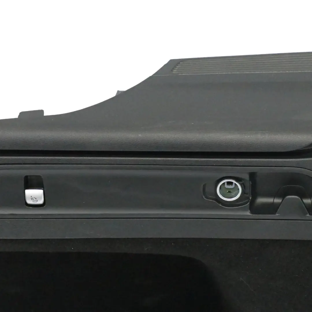 Interior Embellecedor Maletero Izquierdo Negro para Mercedes GLC X253 con número de pieza A2536908903 Mercedes GLC X253 Interior Embellecedor Maletero Izquierdo Negro - SKU A2536908903 - Número de pieza A2536908903