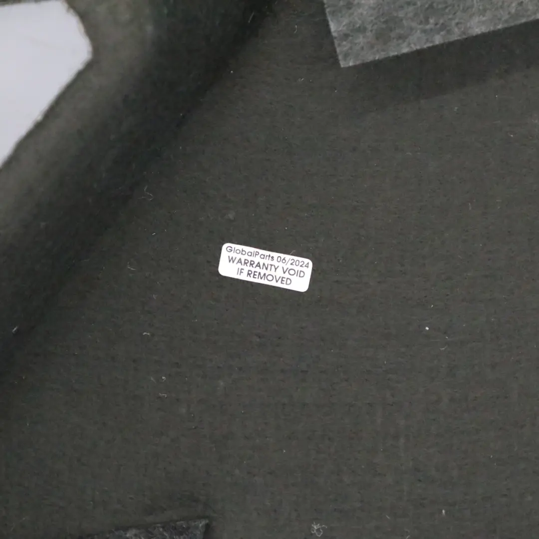 Pannello laterale bagagliaio Mercedes GLC X253 Rivestimento destro per con numero di parte A2536909003 Pannello laterale bagagliaio Mercedes GLC X253 Rivestimento destro - SKU A2536909003 - Numero di parte A2536909003