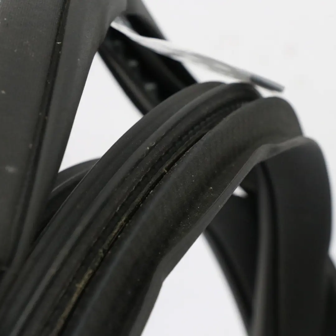 Mercedes GLC C253 Uszczelka Drzwi Lewy Prawy Przód - SKU A2536970100 - Numer Części A2536970100