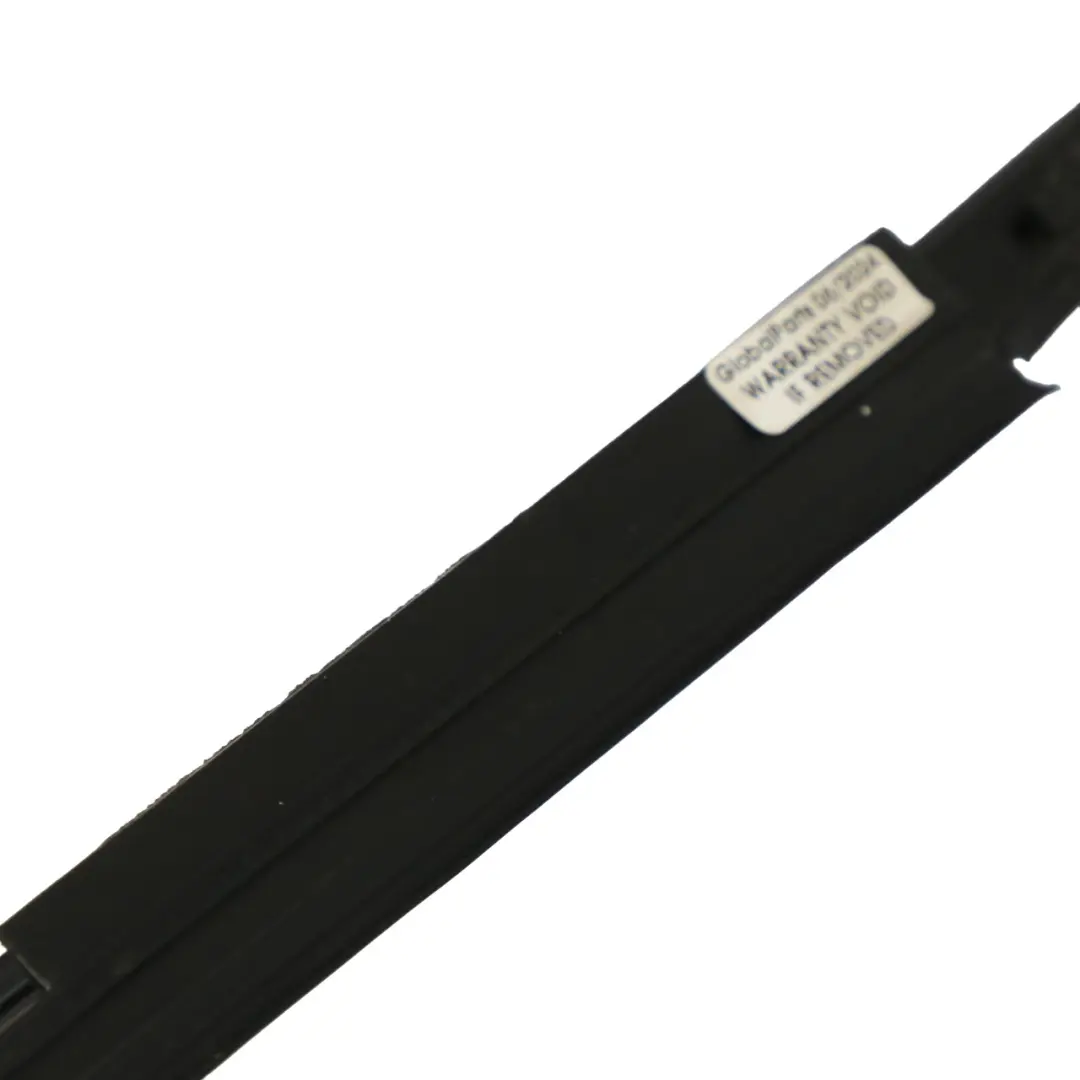 Mercedes C253 Joint de vitre avant droite Sealing Strip - SKU A2537200224 - Numéro de pièce A2537200224