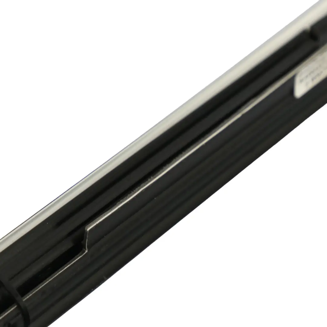 Mercedes C253 Joint de vitre avant droite Sealing Strip - SKU A2537200224 - Numéro de pièce A2537200224