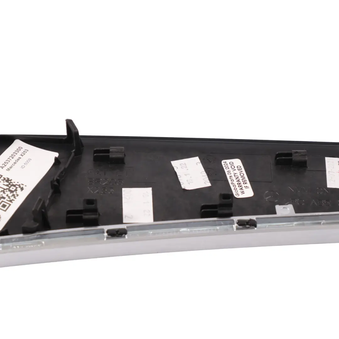 Baguette De Carte De Porte Avant Gauche Argent pour Mercedes GLC X253 à propos du numéro de pièce A2537203300 Mercedes GLC X253 Baguette De Carte De Porte Avant Gauche Argent - SKU A2537203300 - Numéro de pièce A2537203300
