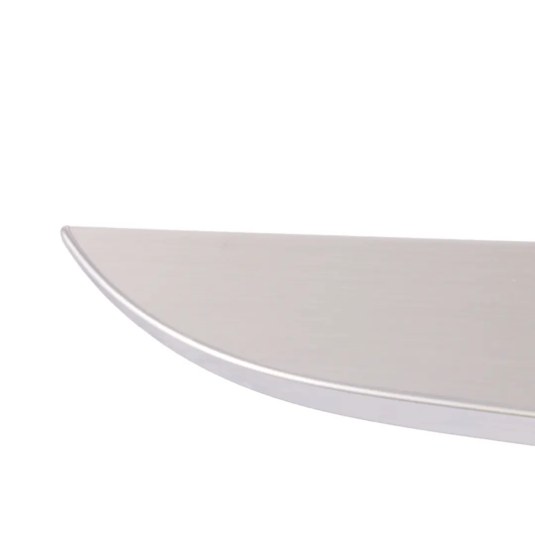 Striscia Finitura Portiera Anteriore Sinistra Argento per Mercedes GLC X253 con numero di parte A2537203300 Mercedes GLC X253 Striscia Finitura Portiera Anteriore Sinistra Argento - SKU A2537203300 - Numero di parte A2537203300