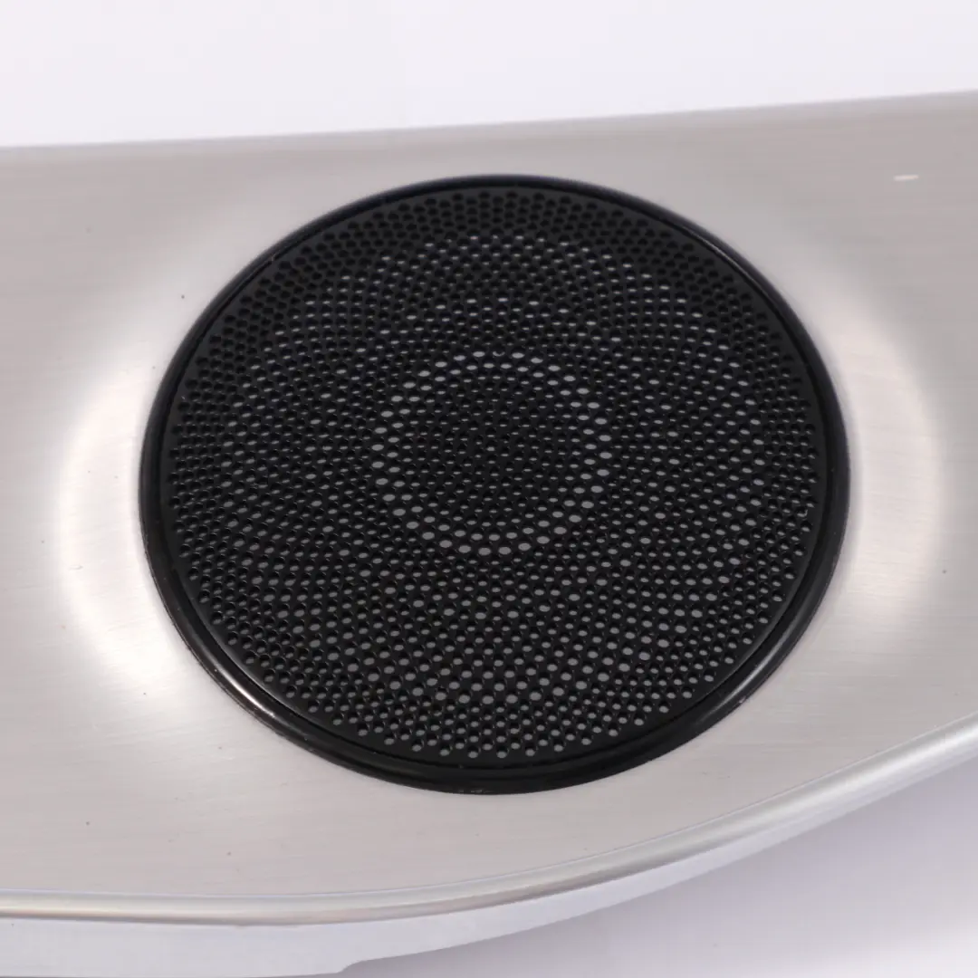 Tür Karte Zier Leiste Vorne Links Silber für Mercedes GLC X253 mit Teilenummer A2537203300 Mercedes GLC X253 Tür Karte Zier Leiste Vorne Links Silber - SKU A2537203300 - Teilenummer A2537203300