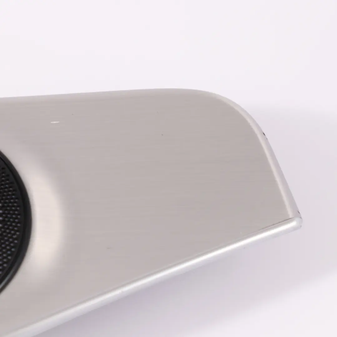 Tira Embellecedor Tarjeta Puerta Delantera Izquierda Plata para Mercedes GLC X253 con número de pieza A2537203300 Mercedes GLC X253 Tira Embellecedor Tarjeta Puerta Delantera Izquierda Plata - SKU A2537203300 - Número de pieza A2537203300